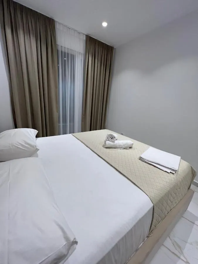 Mumbas Apartment 3 هيماري