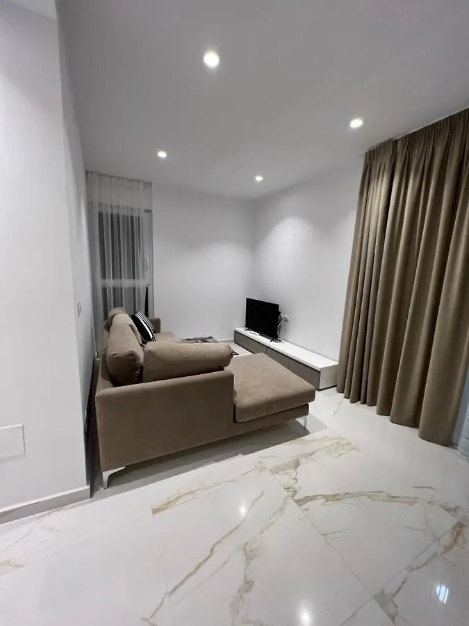 Mumbas Apartment 3 هيماري